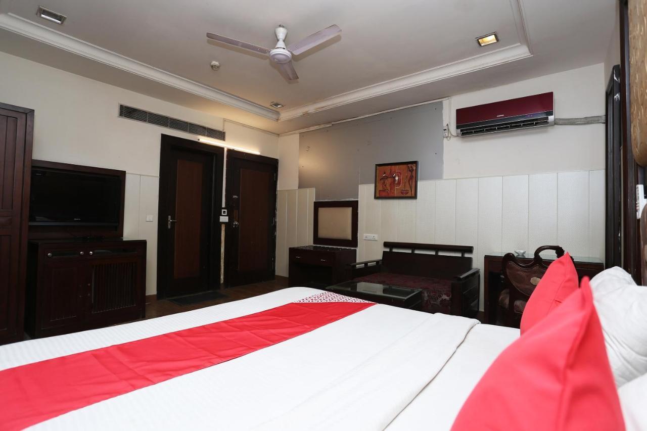 Oyo 6845 The Grand Hotel Nowe Delhi Zewnętrze zdjęcie